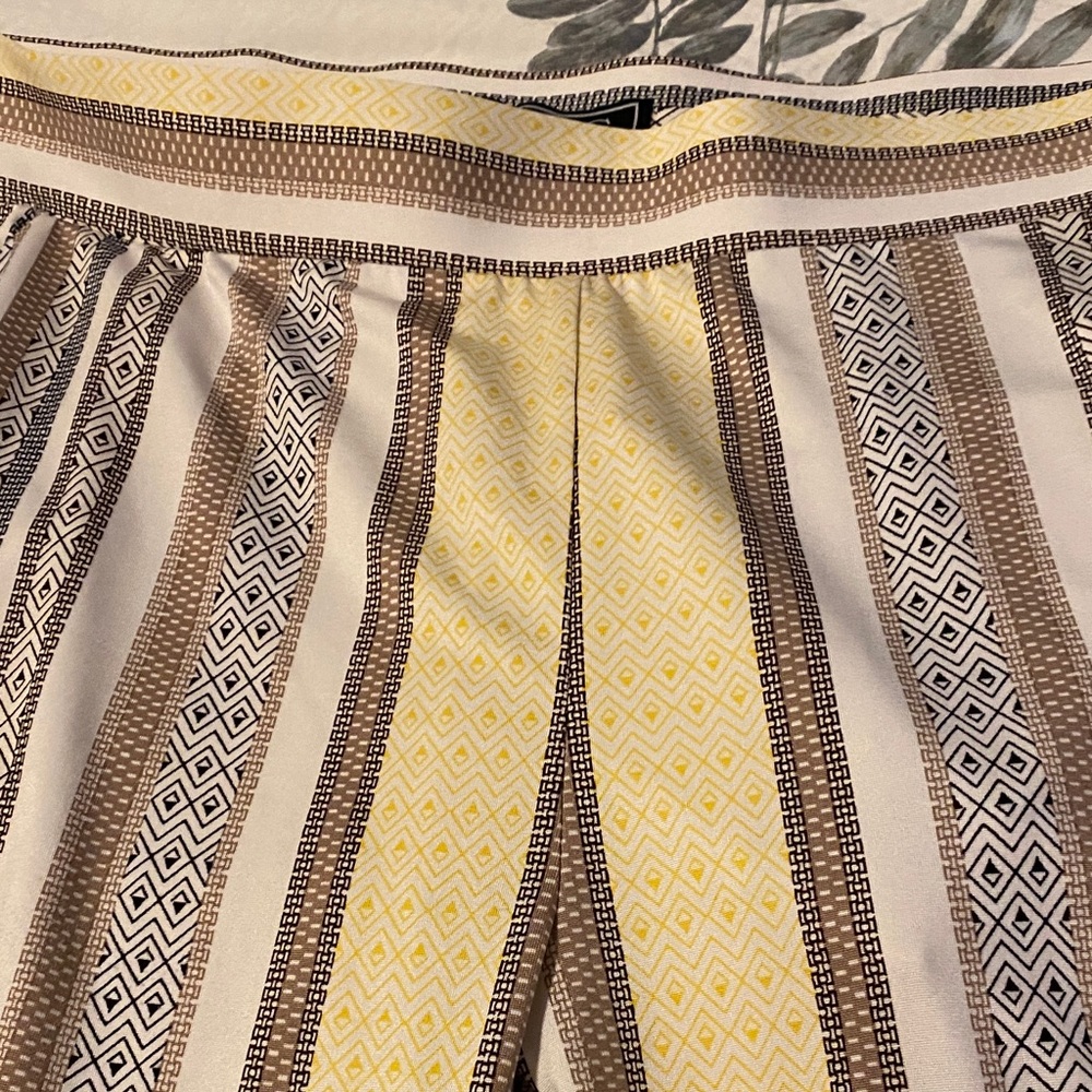 NYC Patterned Beige and Brown Fabric - Picture 3 of 3
